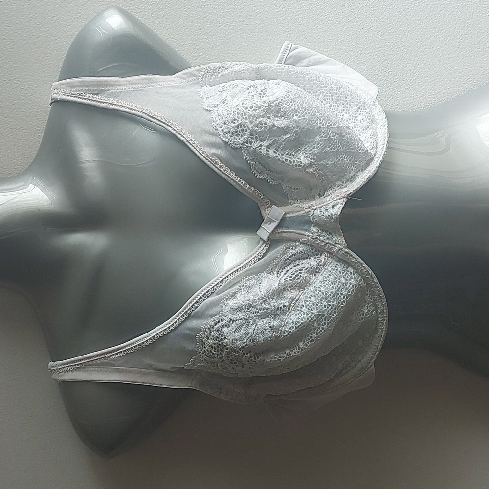 Wonderbra Bra